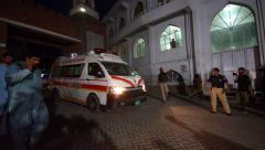 Pakistan’da bir alışveriş merkezinde çıkan yangında 11 kişi öldü, 22 kişi yaralandı