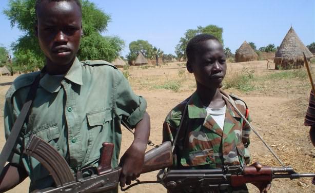 İç savaş ve etnik çatışmalara sahne olan Afrika’nın “çocuk askerleri”